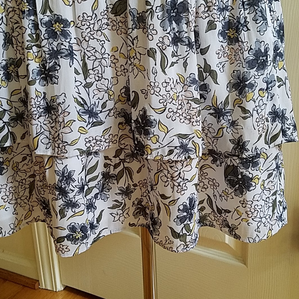 Skirt - Picture 2 of 3